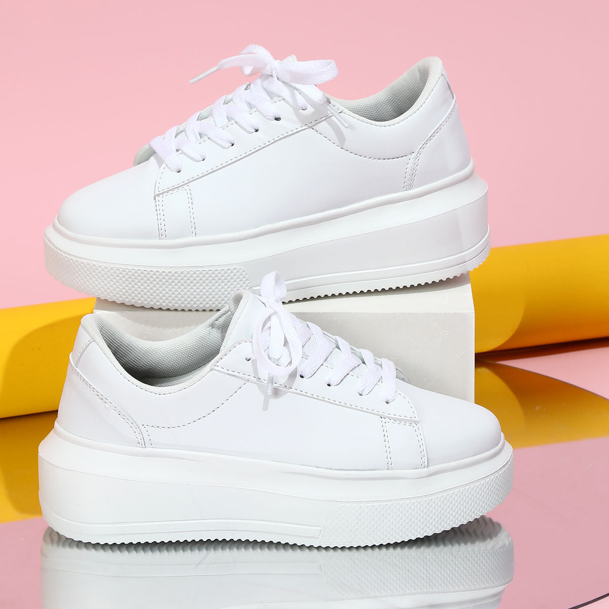Dame Behagelige og fashionable Plateau-Sneakers Stilla