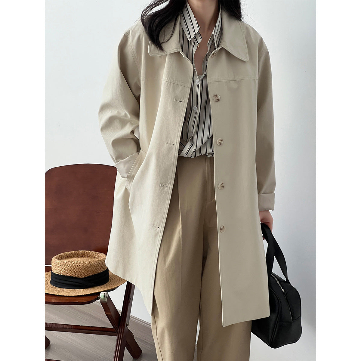 Dame afslappet overgangsjakke med knap-front og dyb krave Stilla