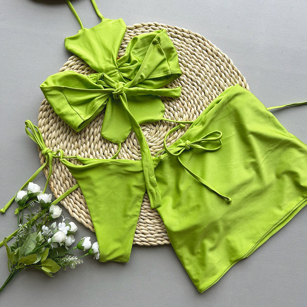 Dame Cropped Top med florale accenter og spændende design Stilla