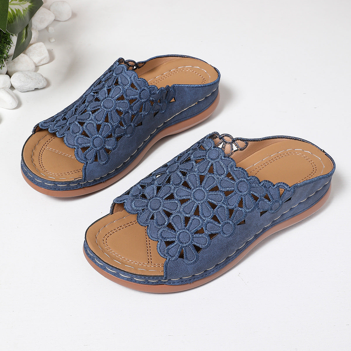 Dame Åbne Blomster-Pantoletten med unikt Hækle-Design Stilla