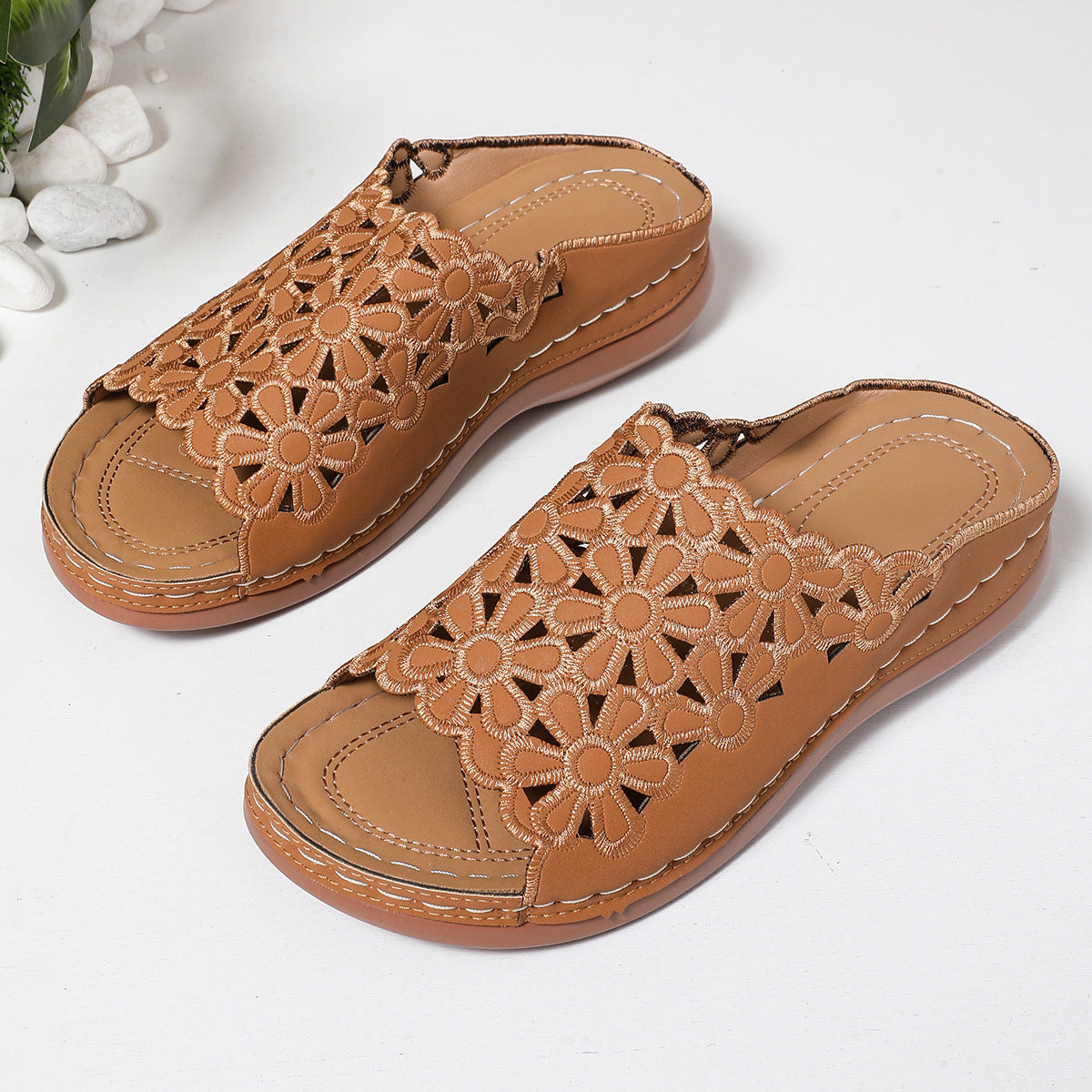 Dame Åbne Blomster-Pantoletten med unikt Hækle-Design Stilla