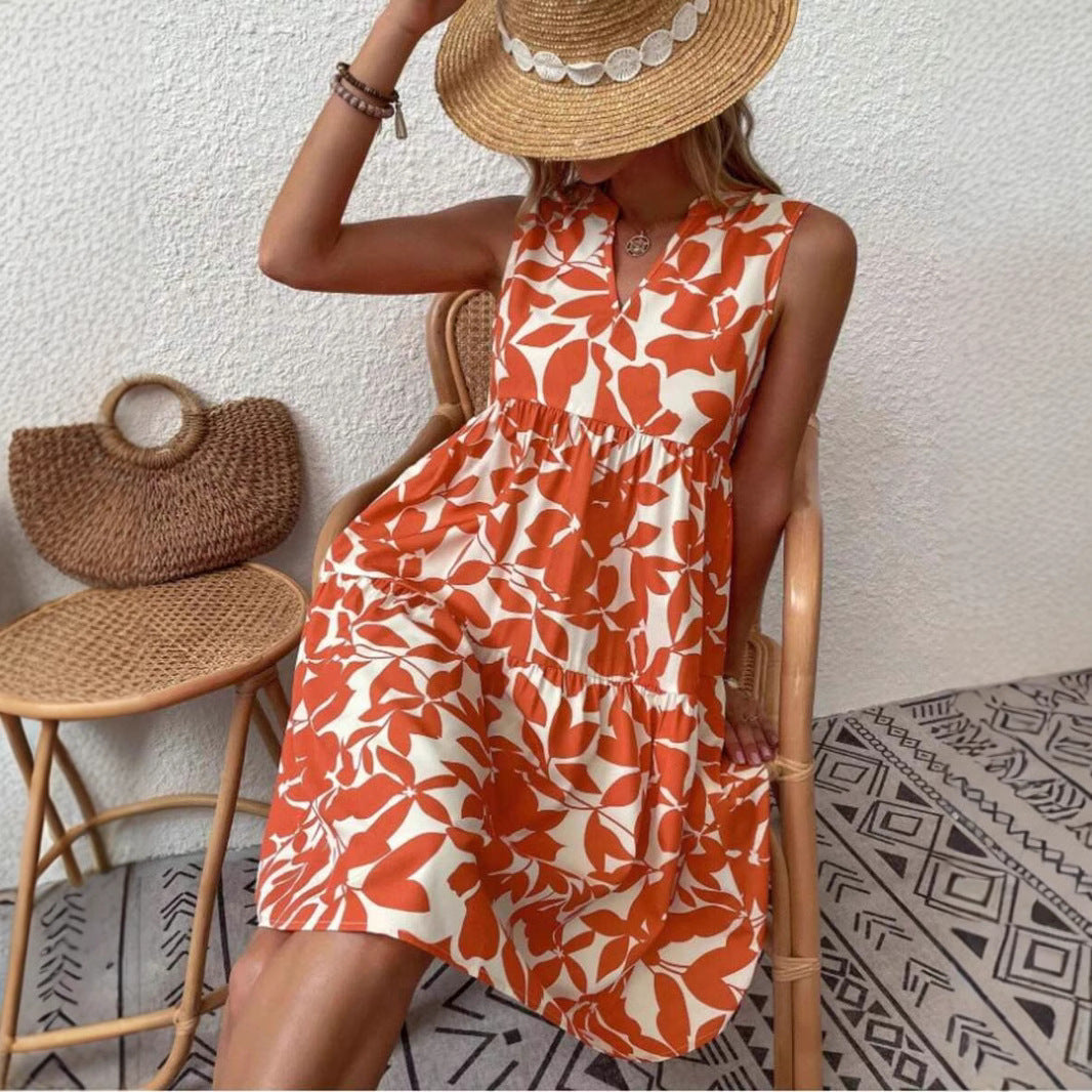 Dame afslappet fritidkjole med V-udskæring og floralt snit Stilla