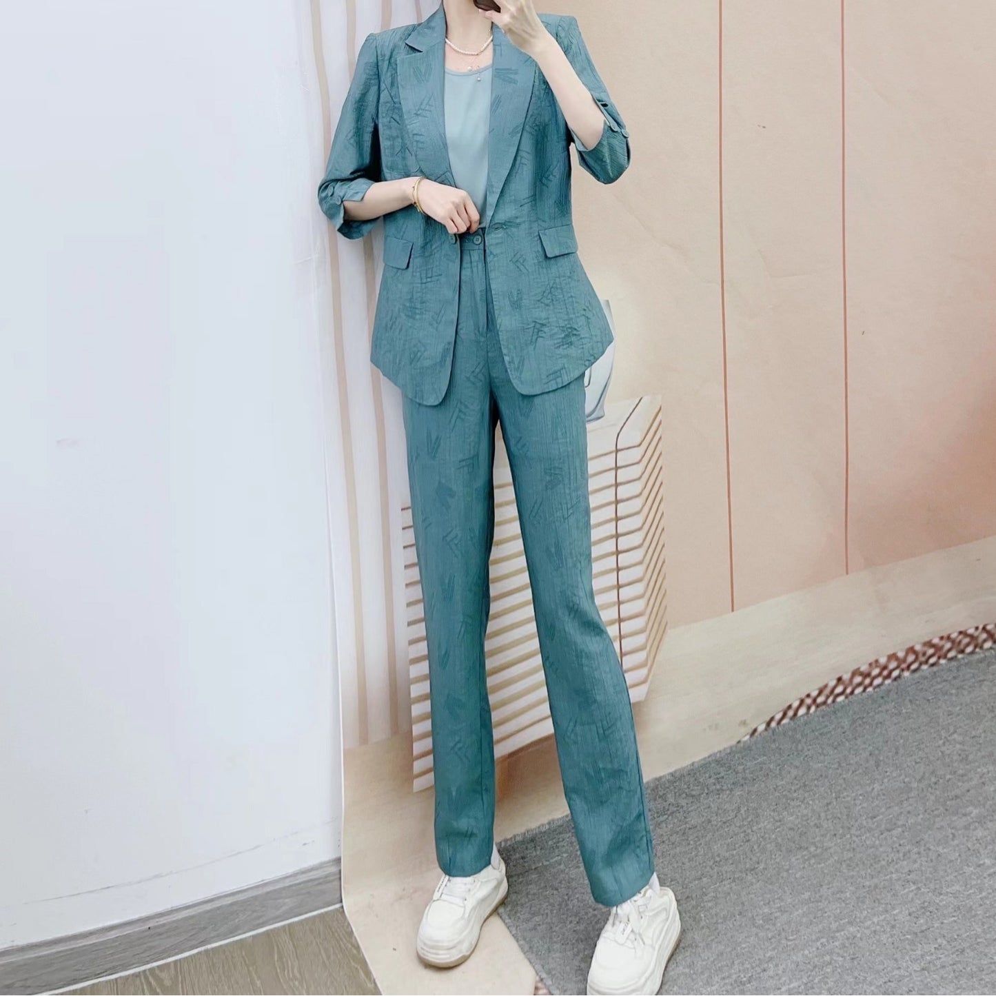 Dame Elegant Blazer-Bukser-Sæt med struktureret stof og moderigtig snit Stilla