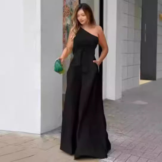 Dame Elegant Én-delt med asymmetrisk strop og flydende stof Stilla