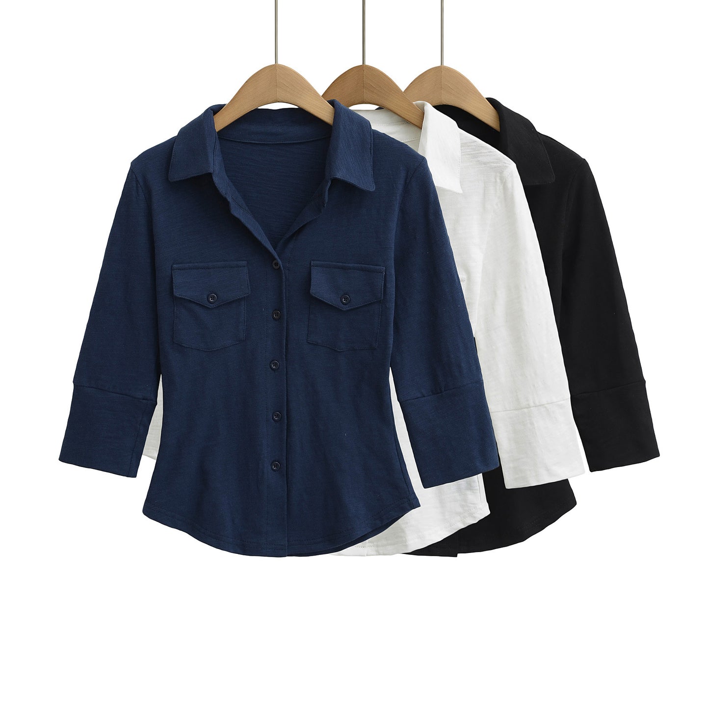 Dame afslappet langærmet bluse med påsyede lommer og elegant knaplukning Stilla