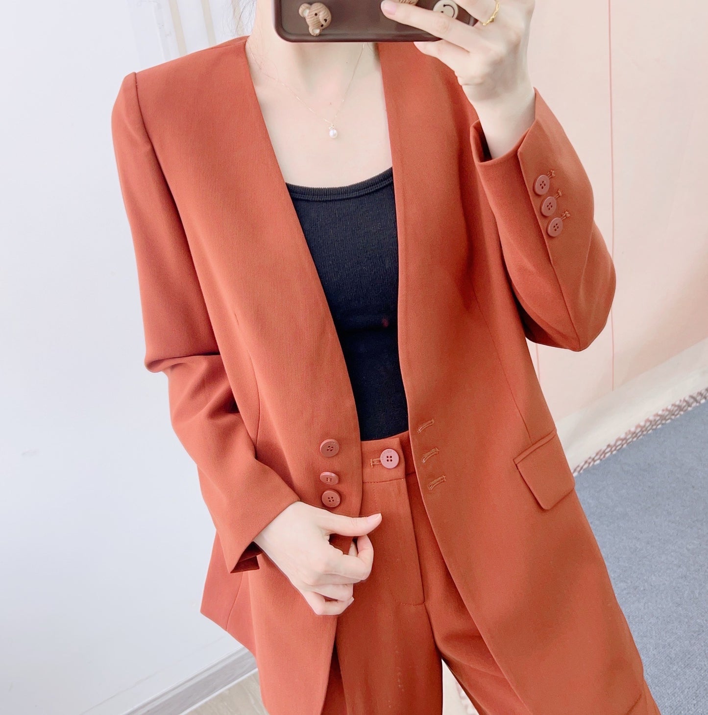 Dame elegant blazer med moderne knapdetaljer og struktureret tekstur Stilla