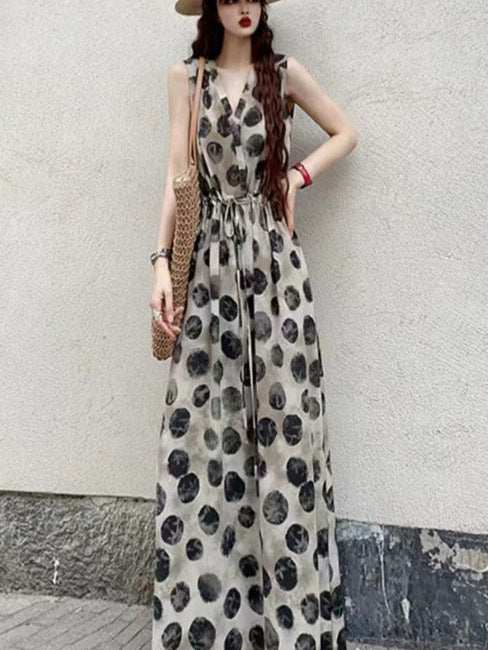 Dame afslappet maxikjole med legende prikkedesign og taljebælte Stilla