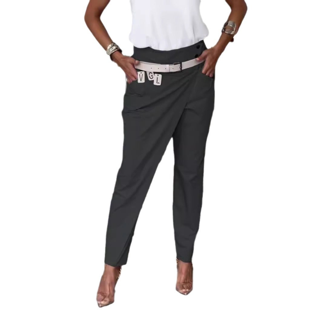 Dame cropped bukser med innovativt indpakningsdesign og dekorativt bælte Stilla