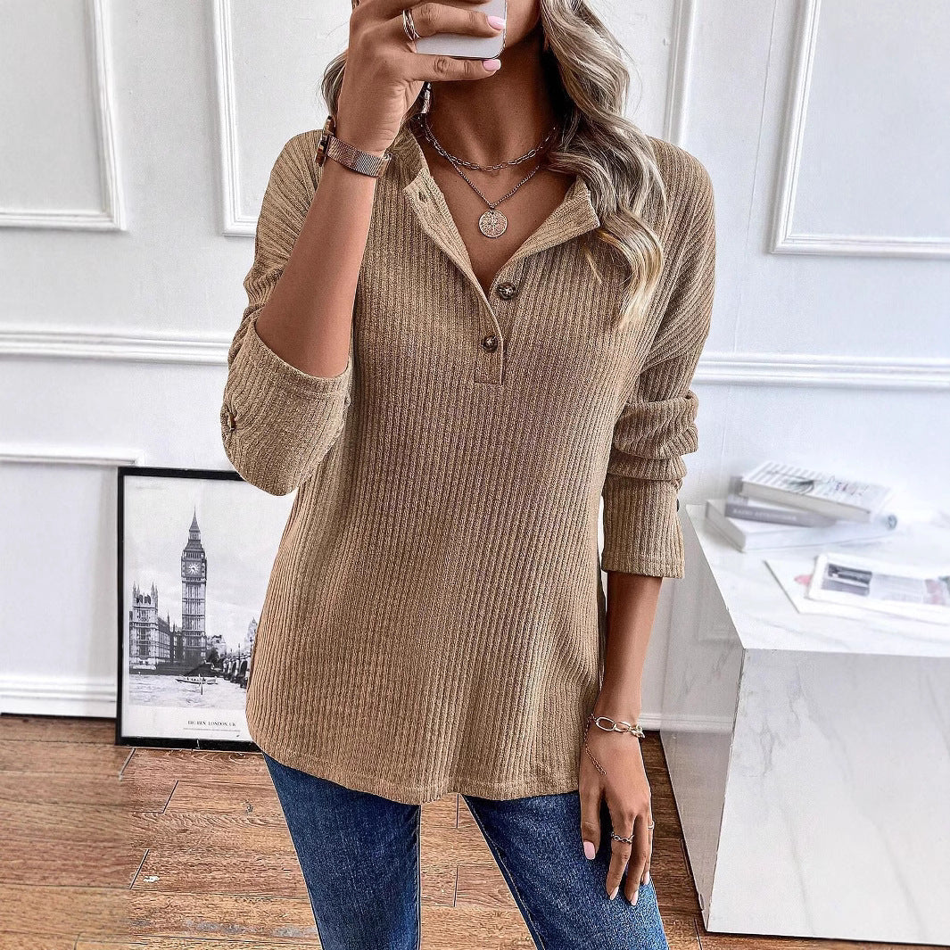 Dame afslappet langærmet skjorte med dekorative knapdetaljer og moderne ribdesign Stilla