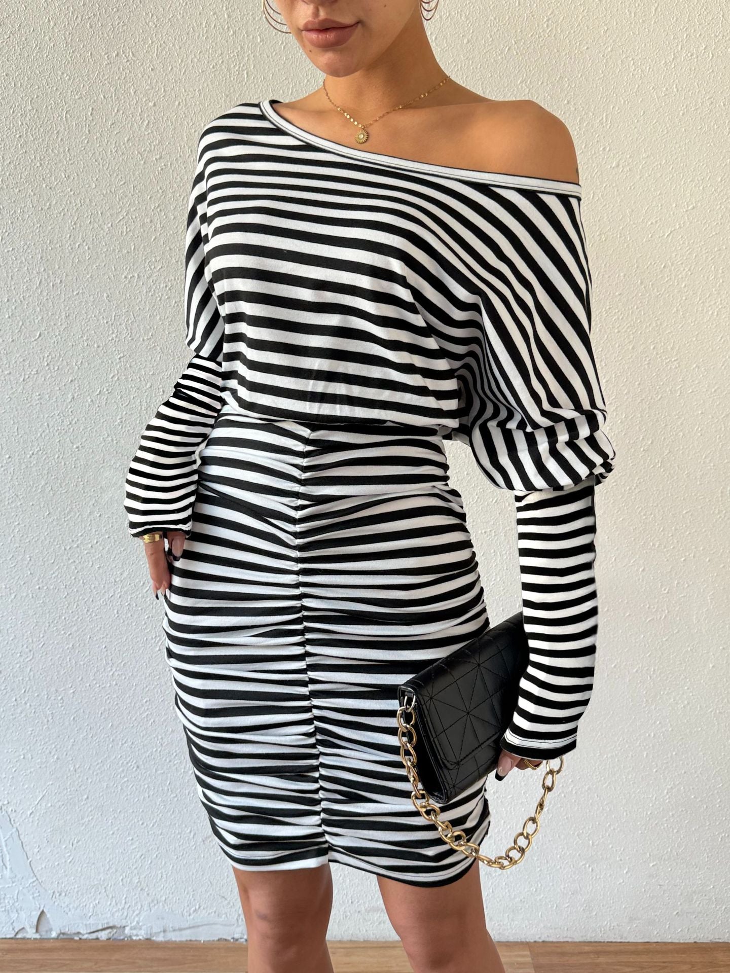 Dame afslappet strandkjole med asymmetrisk snit og rynk Stilla