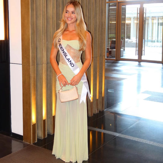 Dame Elegant aftenkjole med transparente indsatser og raffinerede flæsedetaljer Stilla