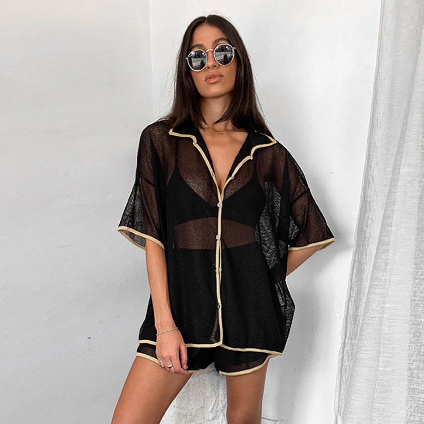 Dame afslappet strandoverdel med gennemsigtigt overdel og korte ben Stilla