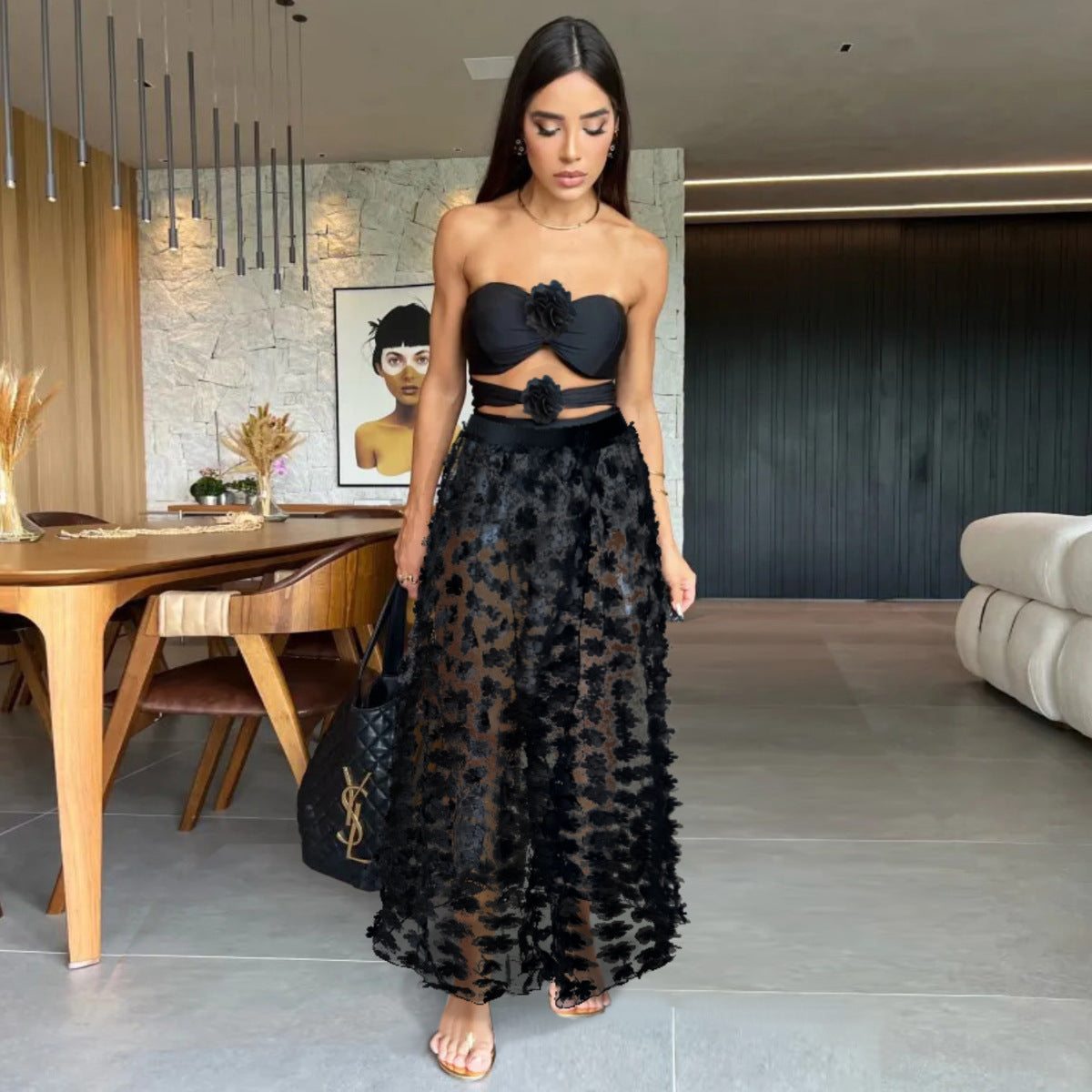 Dame Elegant Én-delt Badedragt med blomsteraccent og smart Cut-Out Design Stilla