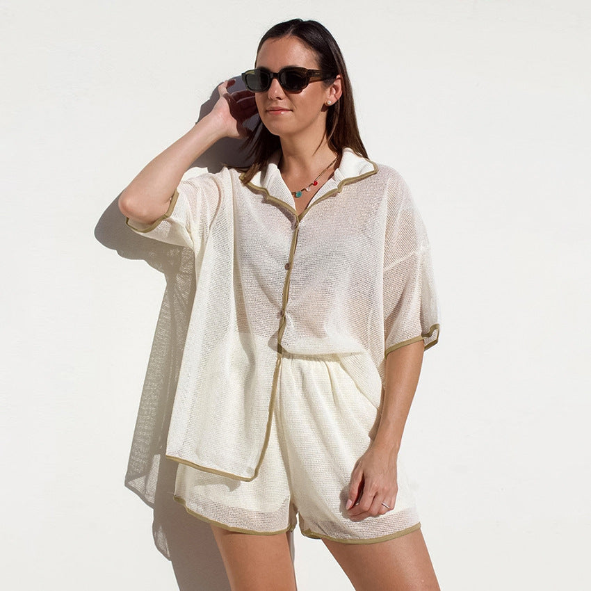 Dame afslappet strandoverdel med gennemsigtigt overdel og korte ben Stilla