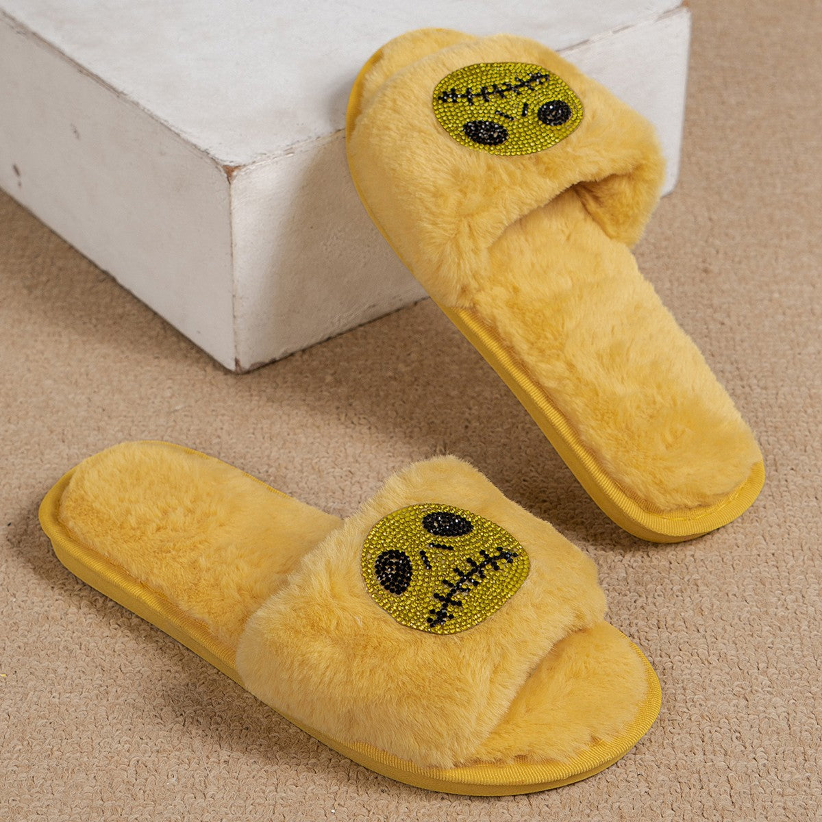 Dame Fluffy Pantoletter med festligt Døskalle-design Stilla