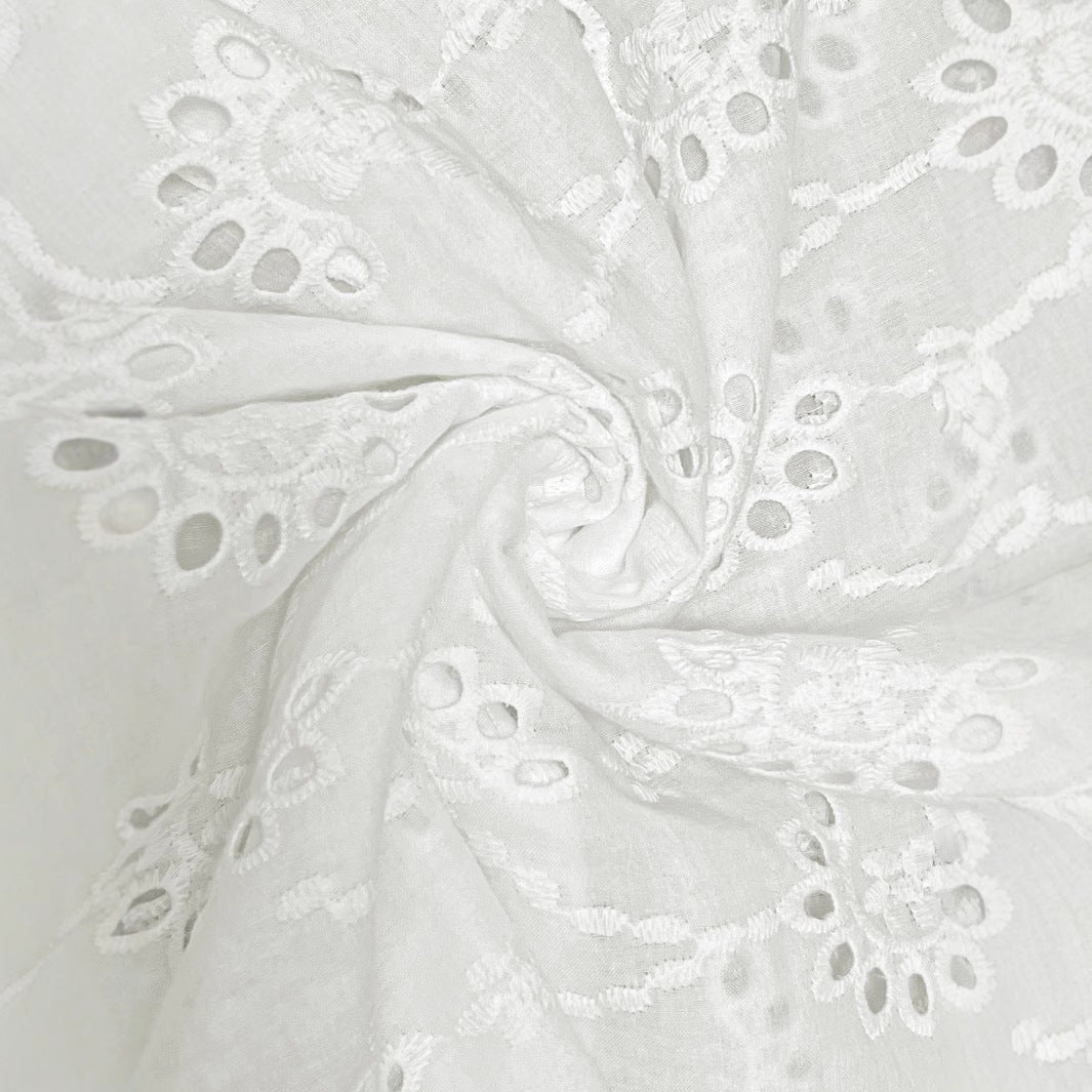 Dame elegant bluse med spidsdetaljer og knaplister Stilla