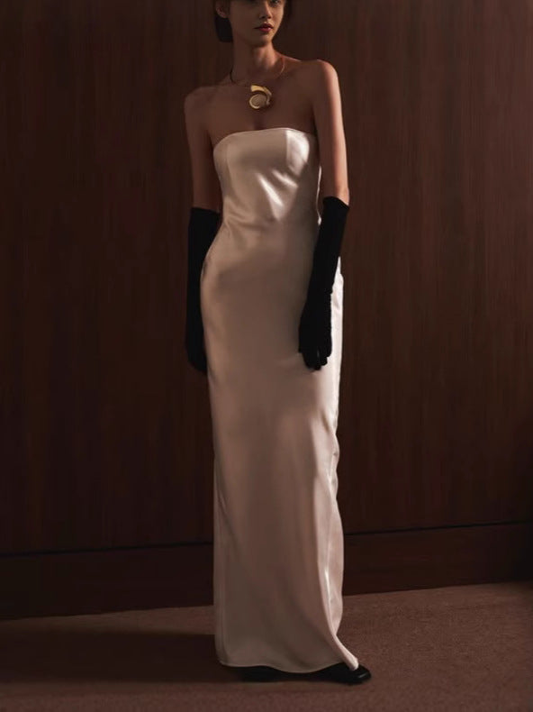 Dame Elegant Aftenkjole med off-shoulder design og raffinerede detaljer Stilla