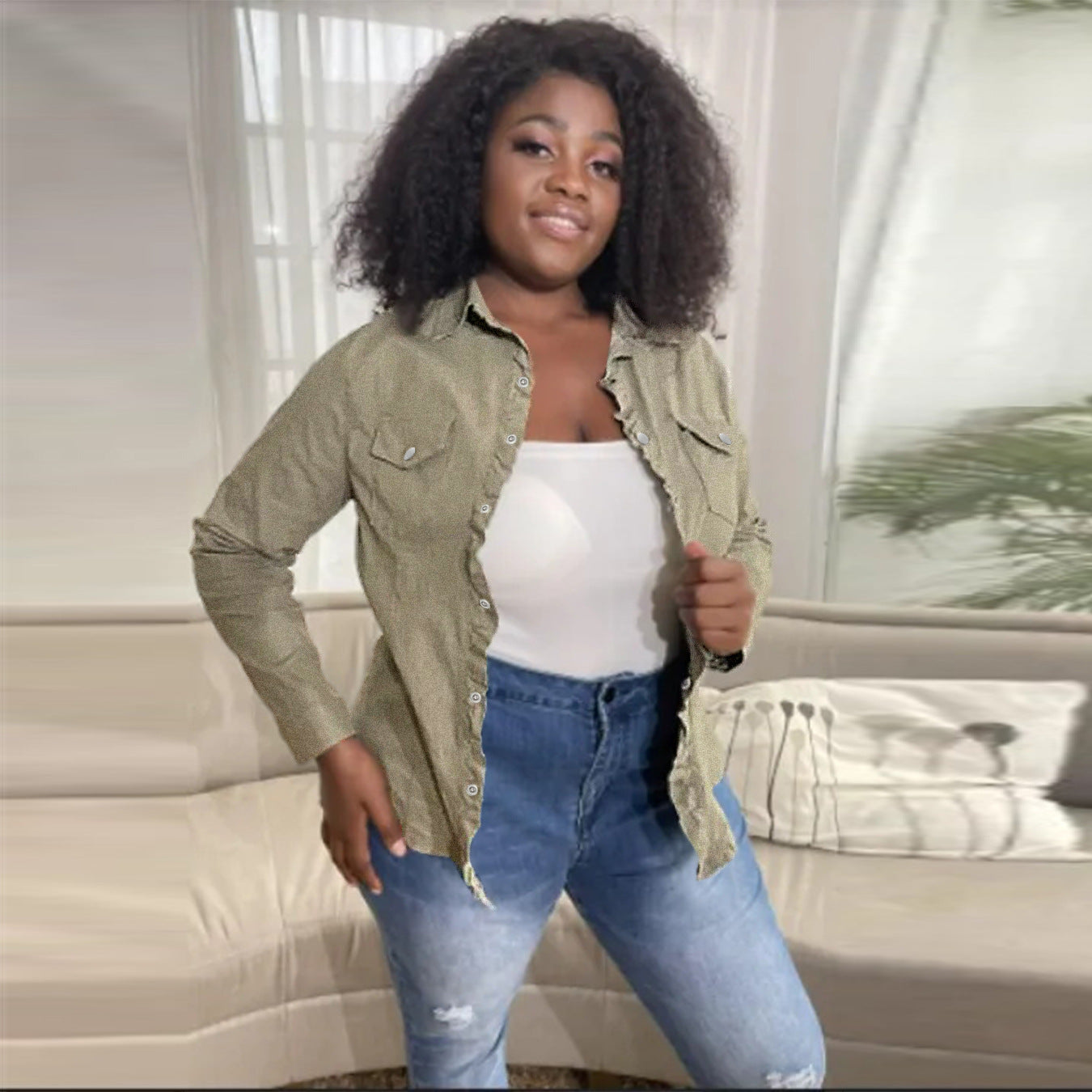 Dame afslappet langærmet bluse med praktisk knude lukning og brystlommer Stilla