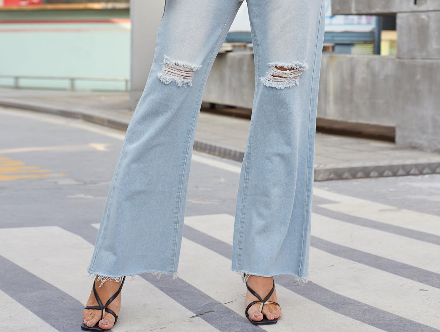 Dame løst skårne jeans med destroyed-detaljer Stilla