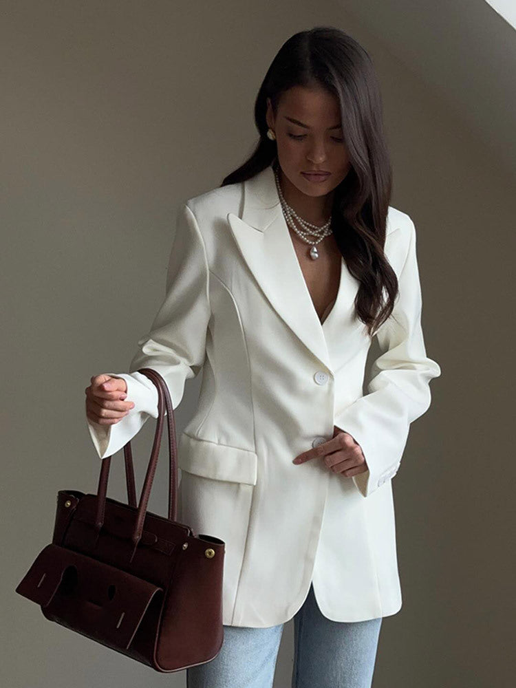 Dame Elegant Blazer med tætsiddende snit og moderne detaljer Stilla