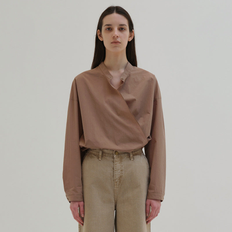 Dame afslappet skjorte med innovativ pasform og knapdetaljer Stilla