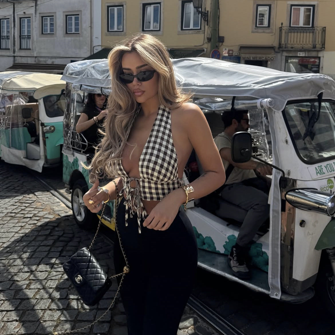 Dame Crop-Top med ternet design og bindbare detaljer Stilla