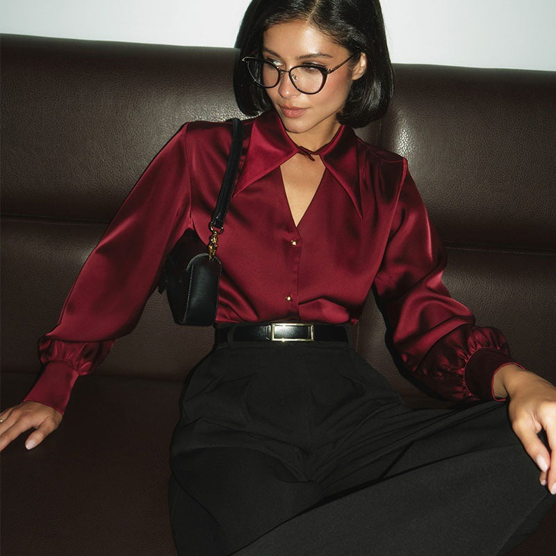 Dame Elegant Bluse med omslagkrave og knapdetaljer Stilla