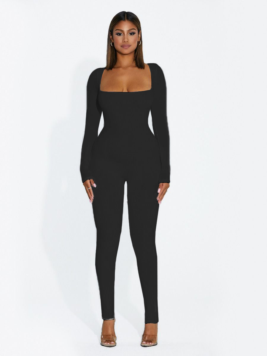 Dame Langærmet jumpsuit med dyb firkantet udskæring og figursyet design Stilla