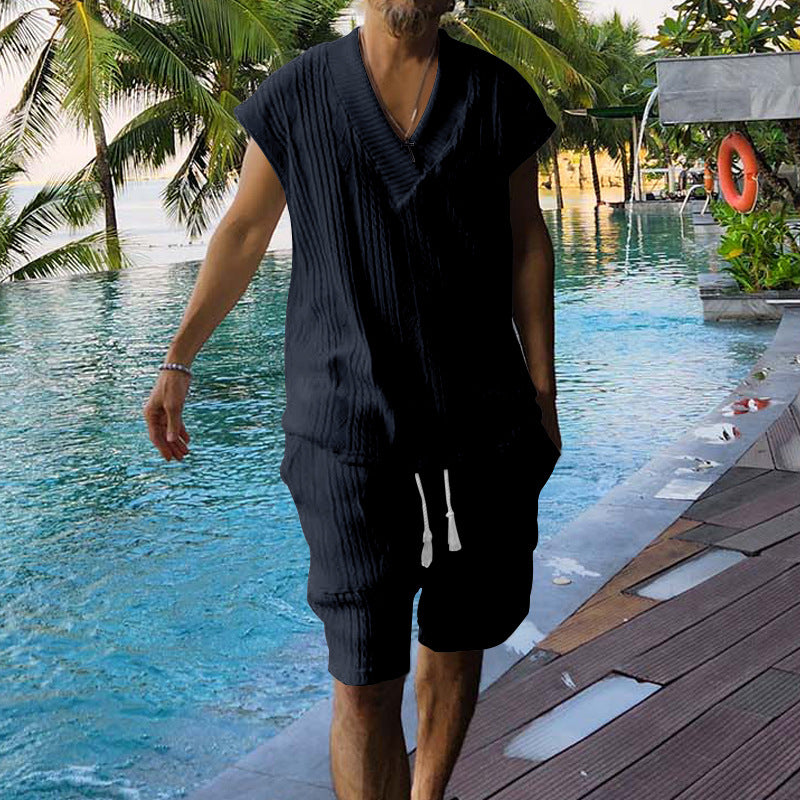 Herrer afslappet sommer-outfit med V-udskæringer og brede shorts Stilla