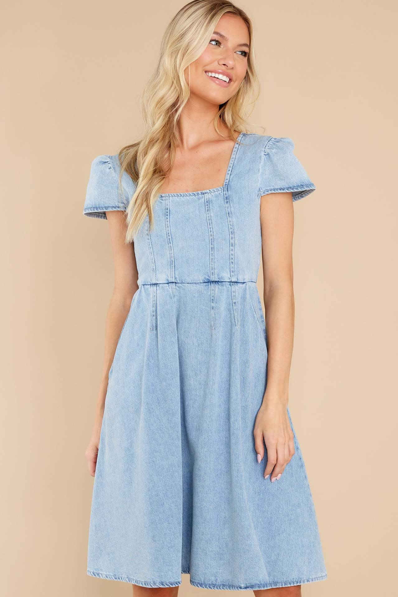 Dame Jeans Midi Kjole med kvadratisk udskæring og praktiske lommer Stilla