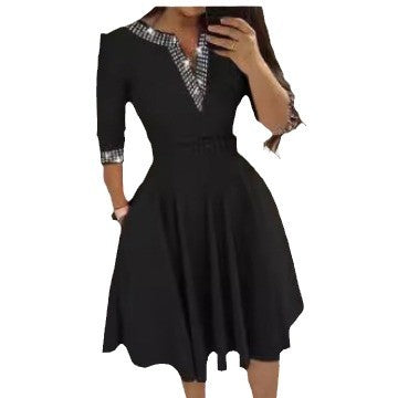 Dame A-linje kjole med ternet krave og figursyet snit Stilla