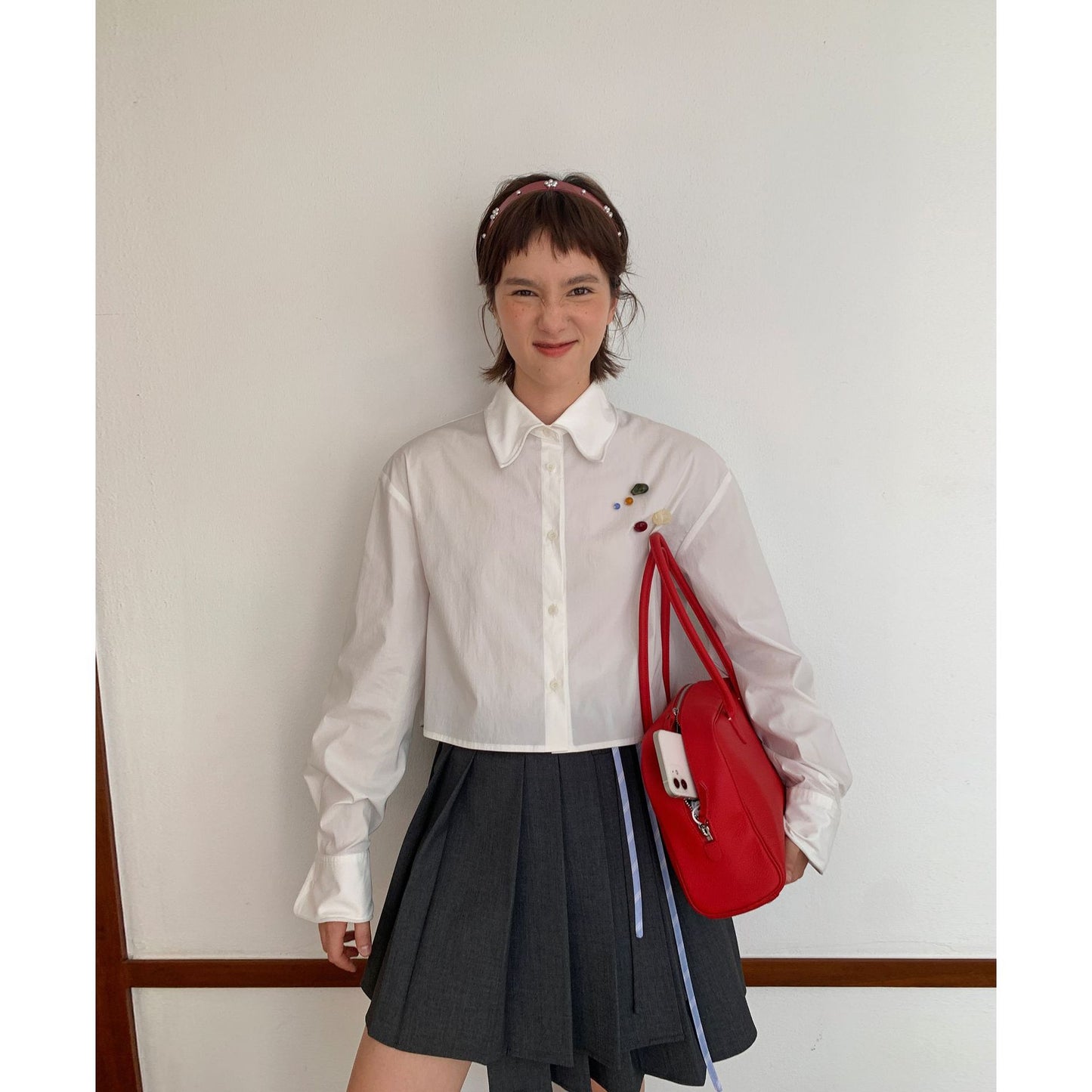 Dame cropped skjorte bluse med moderne knapdetaljer Stilla