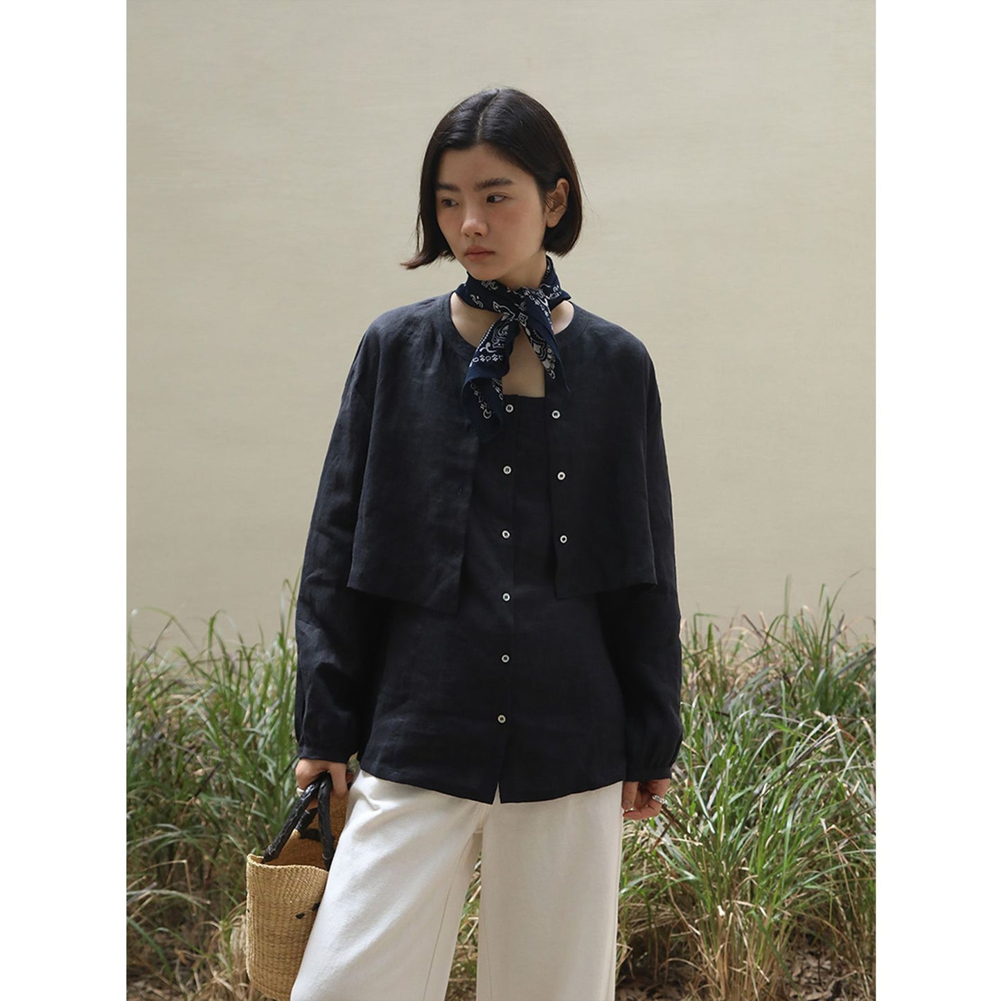 Dame afslappet linnedjakke med knaplukning og voluminøse ærmer Stilla