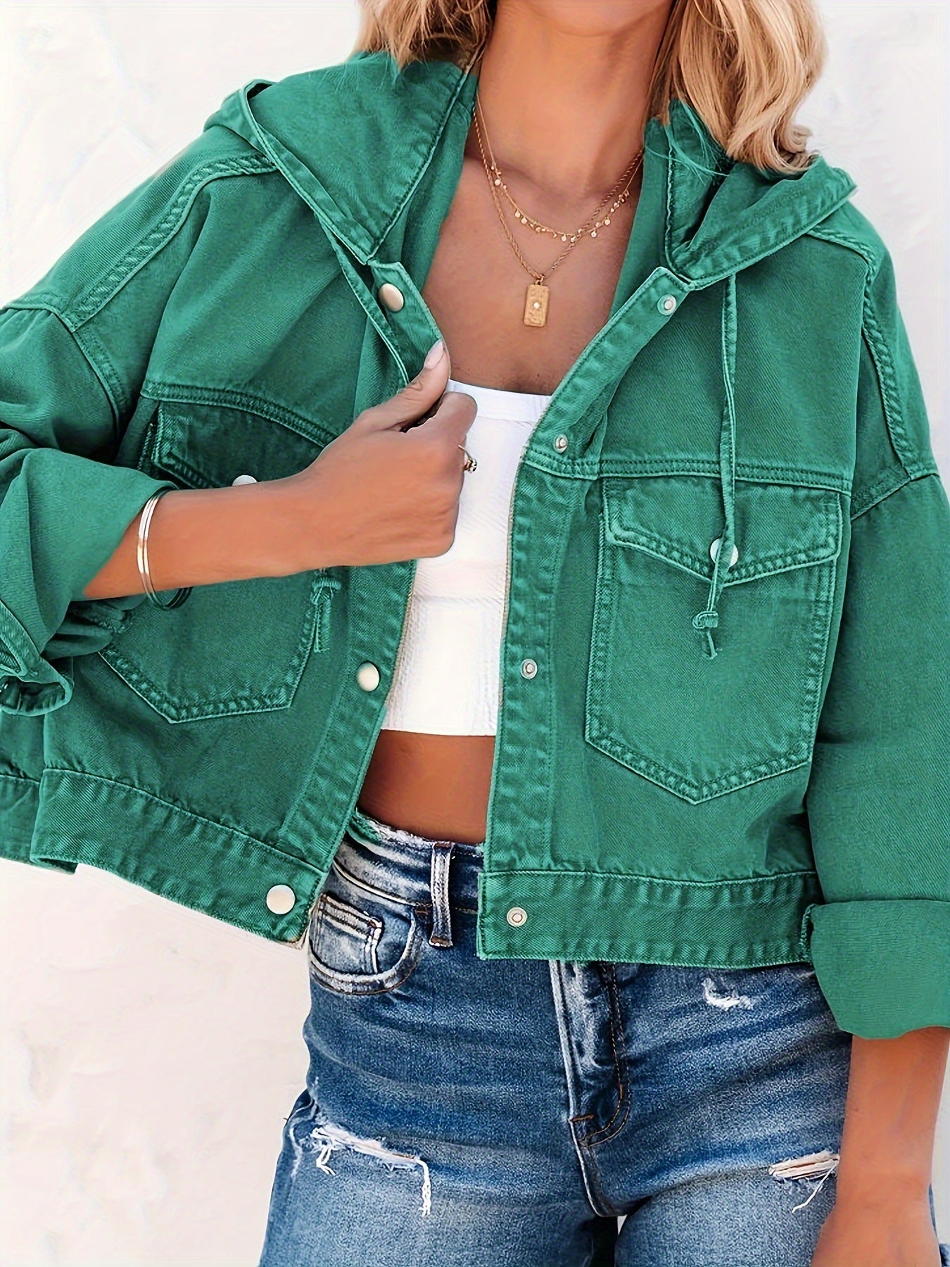 Dame cropped Denimjakke med hætte og strukturerede lommer Stilla