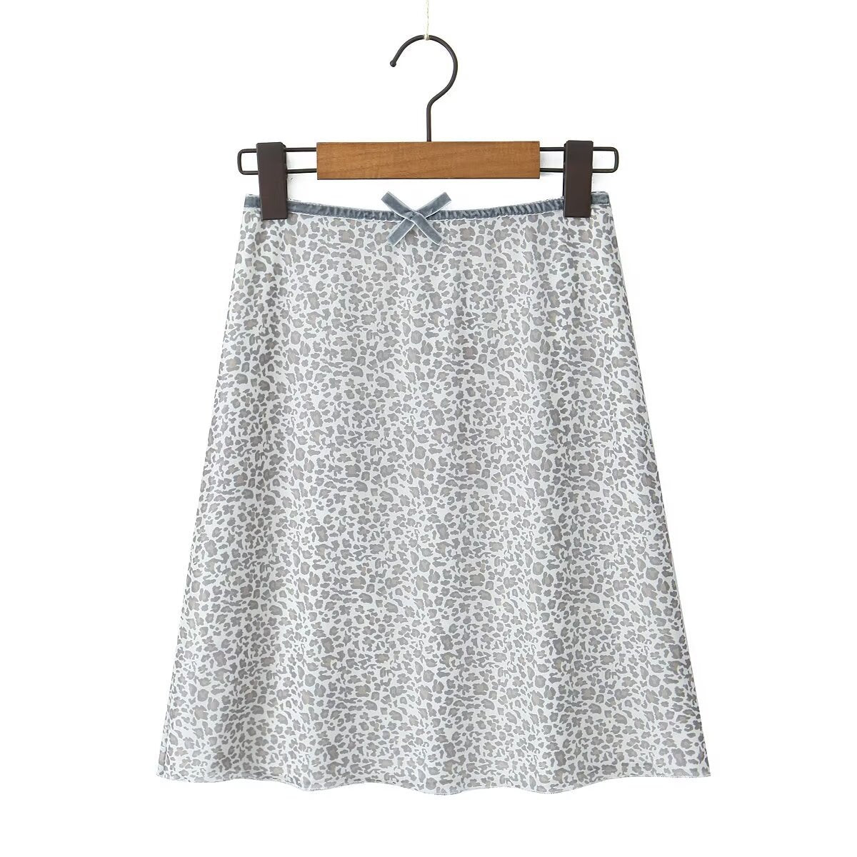 Dame A-linje nederdel i afslappet leopardmønster med sløjfedetalje Stilla