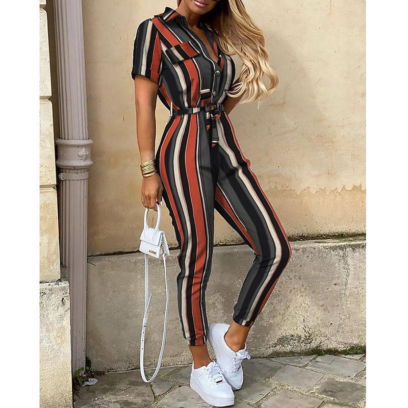 Dame Elegant Jumpsuit med knapdetaljer og taljerbar snit Stilla