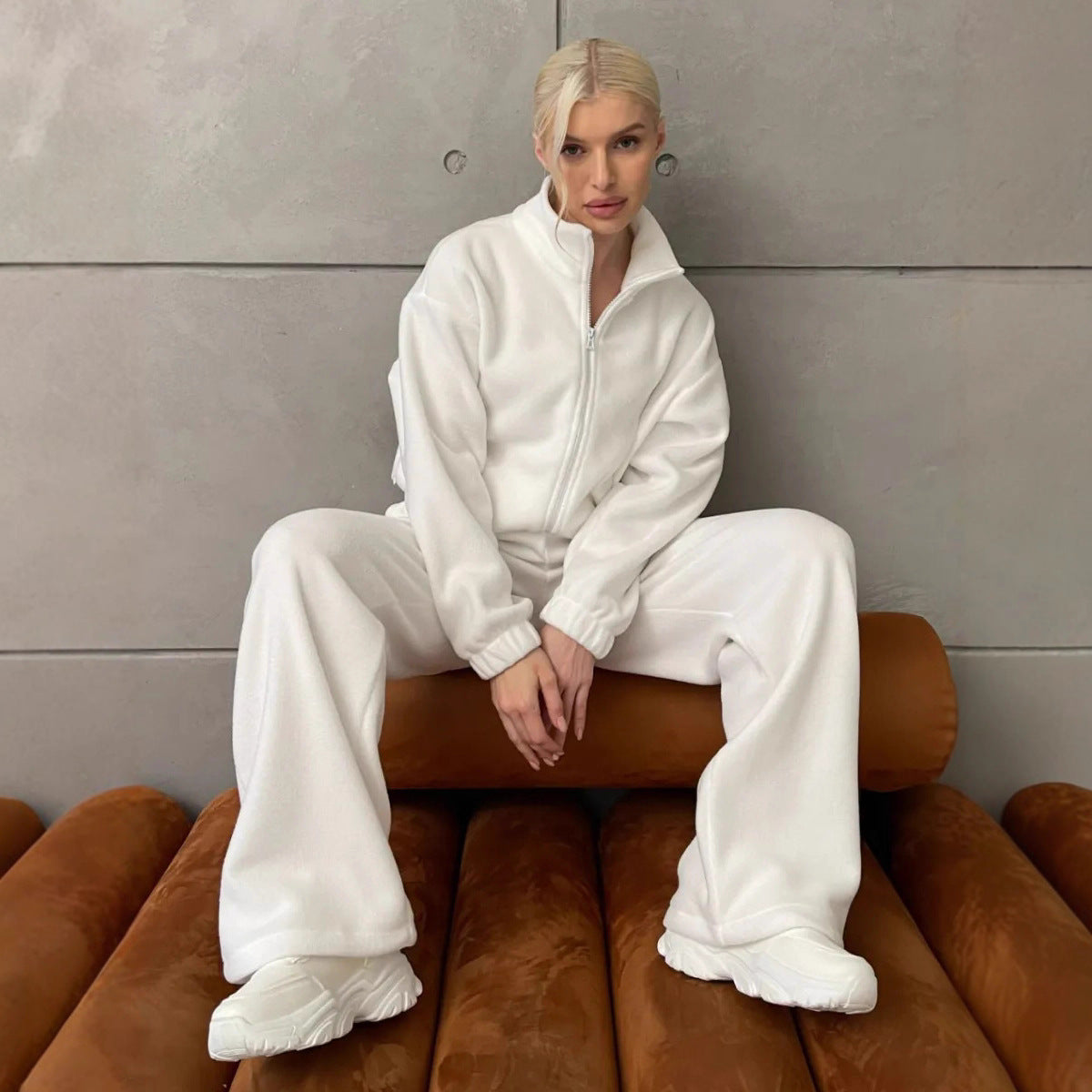 Dame Elegant fleece træningssæt med høj krave og bredt ben Stilla