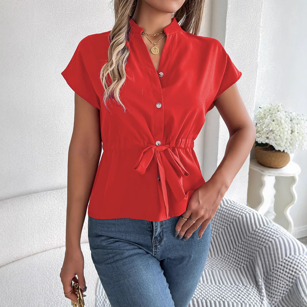 Dame elegant bluse med figursyet snit og knaplukning Stilla