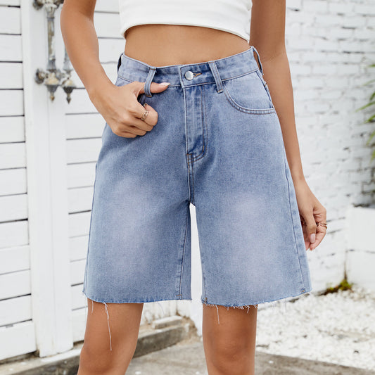 Dame denim shorts i moderne snit med frynset kant Stilla
