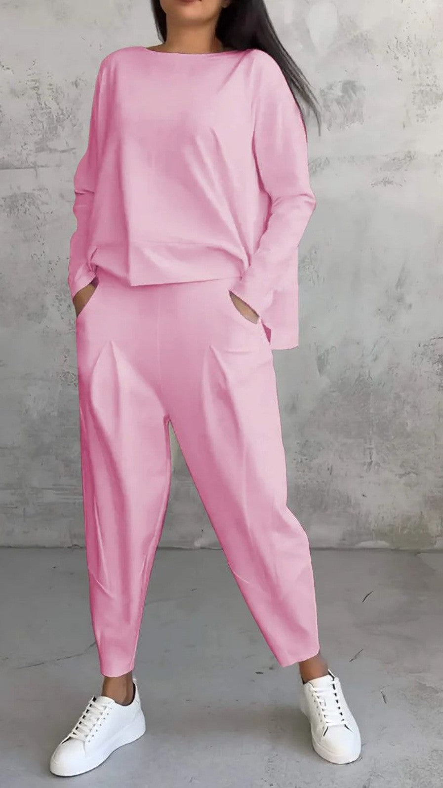Dame afslappet jumpsuit-sæt med fashionable oversized snit og praktiske lommer Stilla