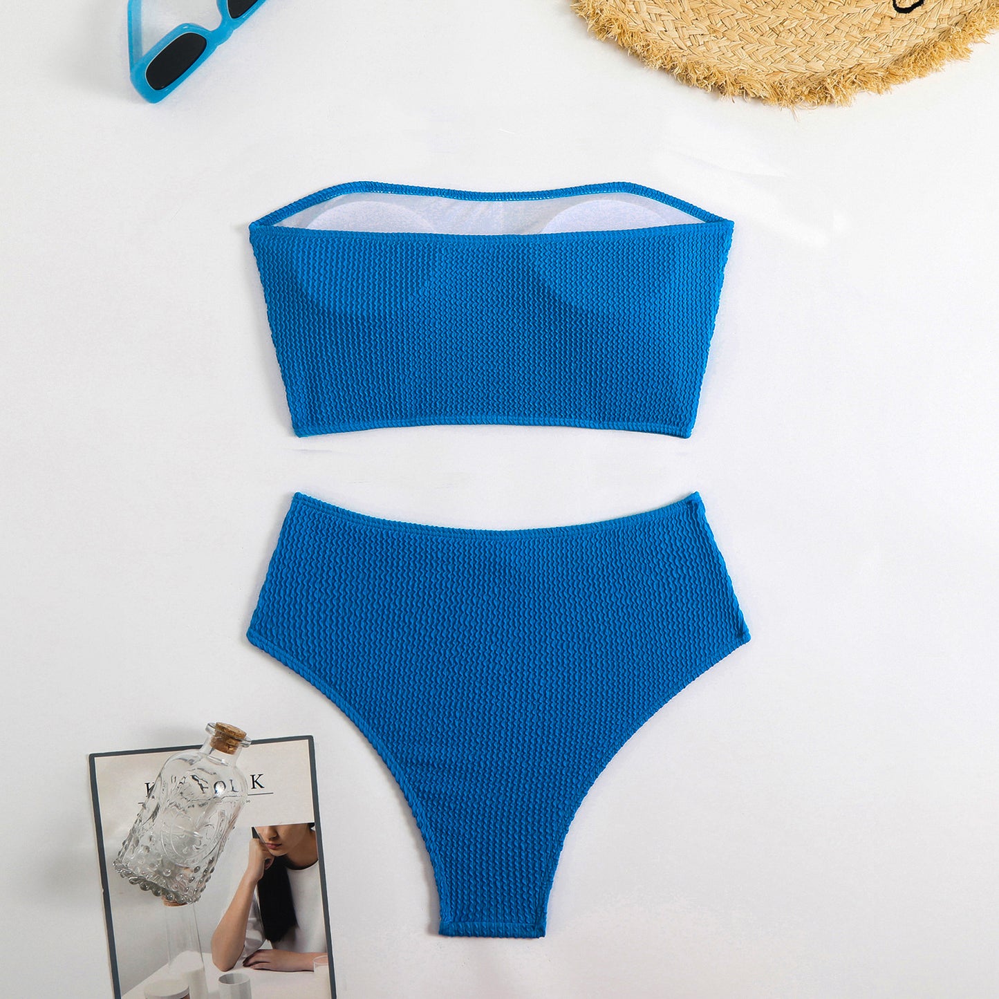 Dame Bandeau-bikini-sæt med struktureret materiale og højt benudskæring Stilla