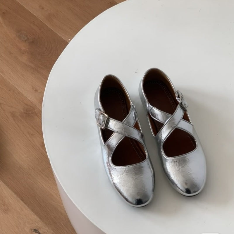 Dame Cross-strap Metallic Flats Stilla
