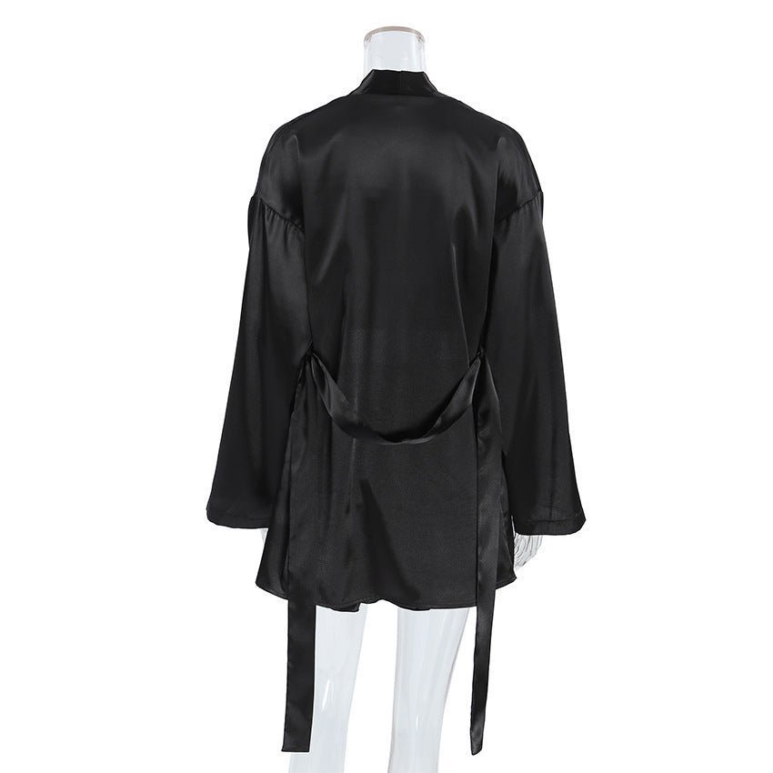 Dame Crop-Top og Shorts Ensemble med Flæse Detaljer Stilla