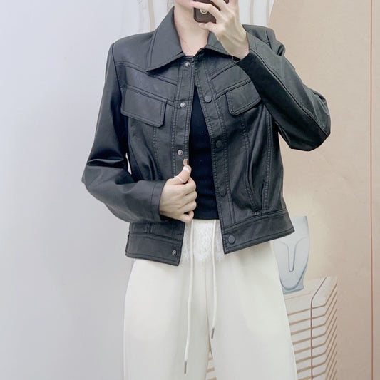 Dame denimjakke med klassisk snit og påsatte lommer Stilla