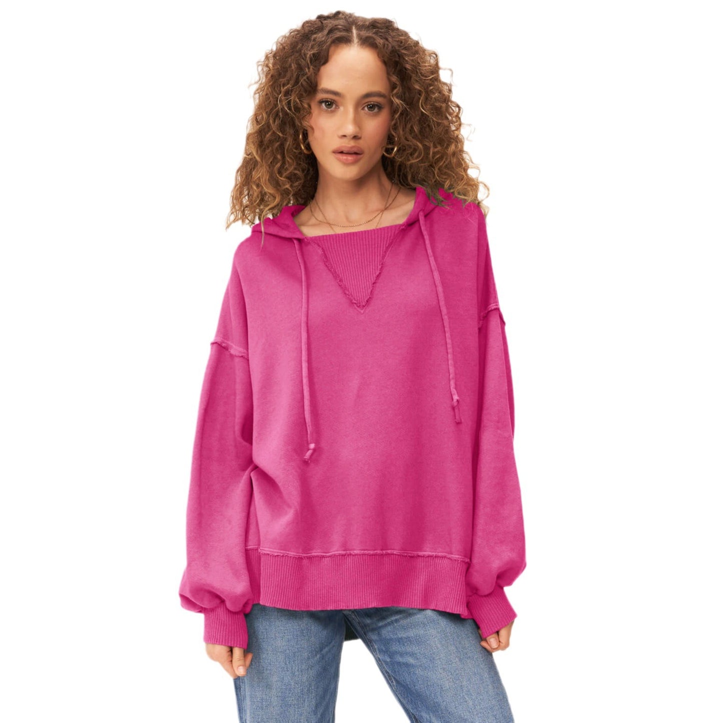 Dame afslappet hoodie med bred pasform og moderigtige detaljer Stilla