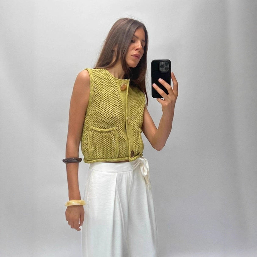 Dame strikvest med gennembrudt struktur og praktiske lommer Stilla