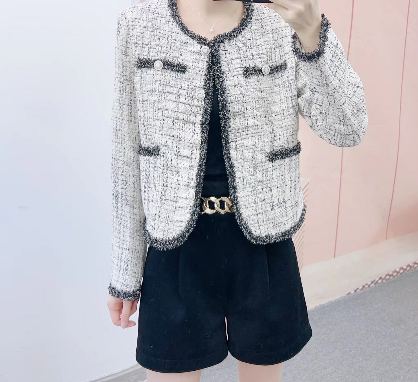 Dame Elegant Boucle-Jakke med struktureret overflade og dekorerende knapdetaljer Stilla