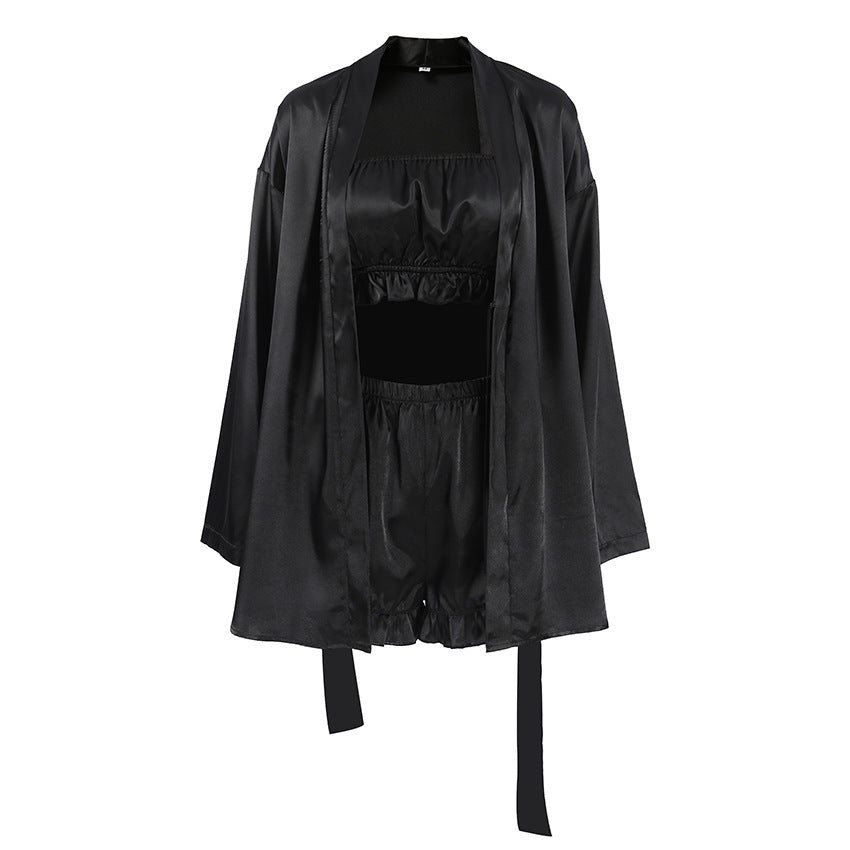 Dame Crop-Top og Shorts Ensemble med Flæse Detaljer Stilla