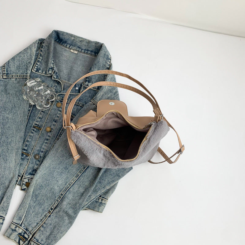 Femme Chic Falsk pels Skuldertaske Stilla