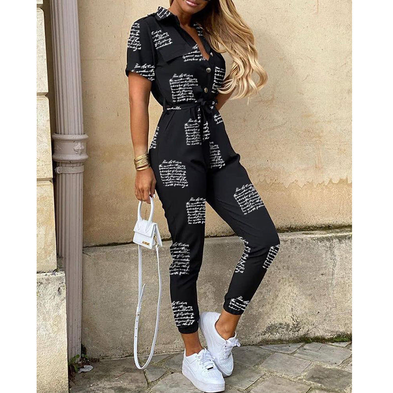 Dame Elegant Jumpsuit med knapdetaljer og taljerbar snit Stilla